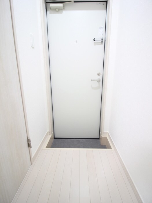 物件内観写真14　(玄関)