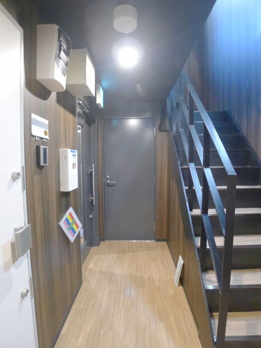 物件外観写真4　(エントランス部分)