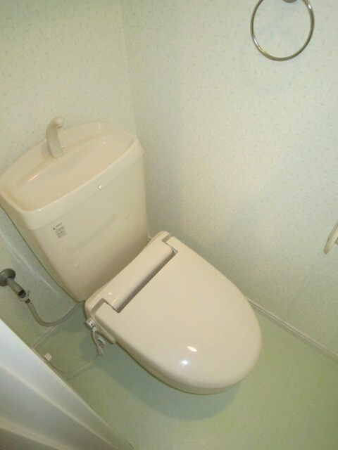 物件内観写真14　(トイレ)