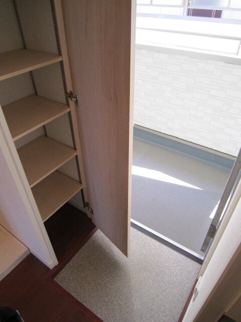 物件内観写真15　(玄関)