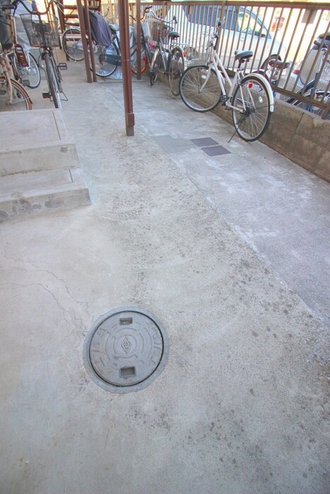 物件外観写真4　(駐輪場)