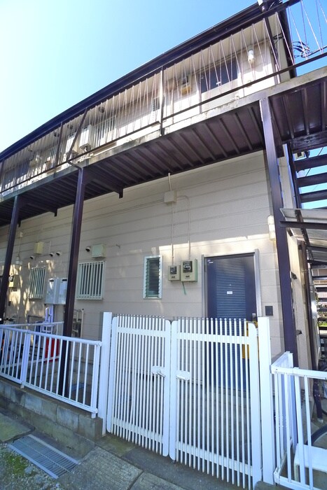 物件外観写真1　(エントランス部分)