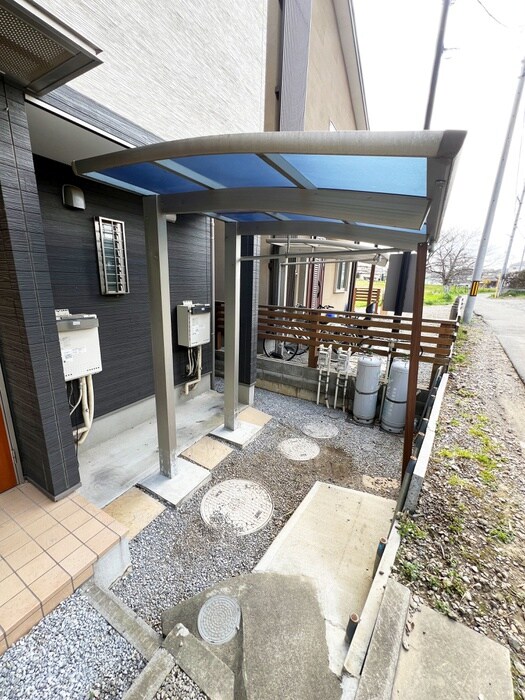 物件外観写真5　(駐輪場)