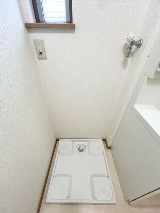 物件内観写真13　(洗濯機置場)