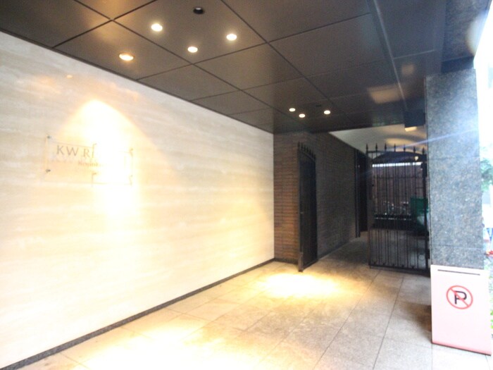 物件外観写真6　(エントランス部分)