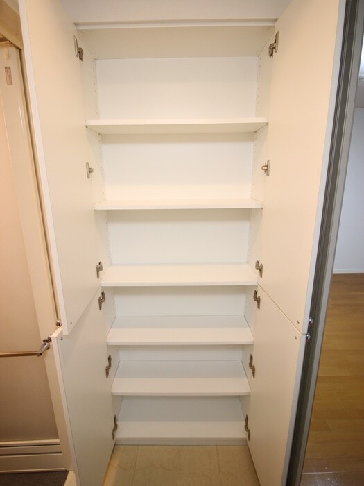 物件内観写真18　(収納)