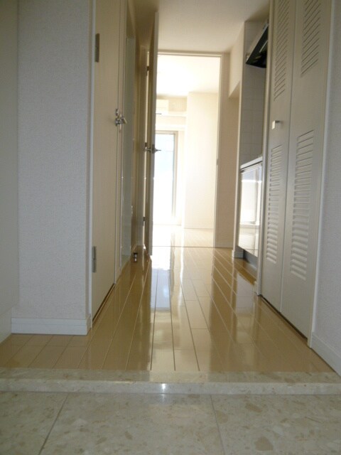 物件内観写真16　(玄関)