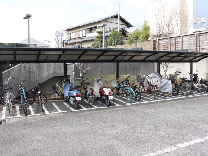物件外観写真5　(駐輪場)