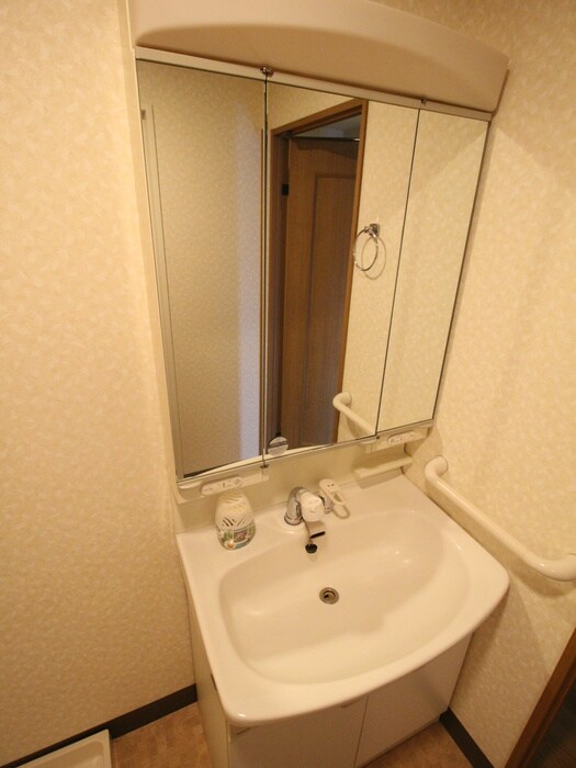 物件内観写真11　(洗面)