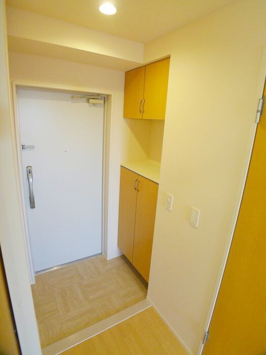 物件内観写真6　(玄関)