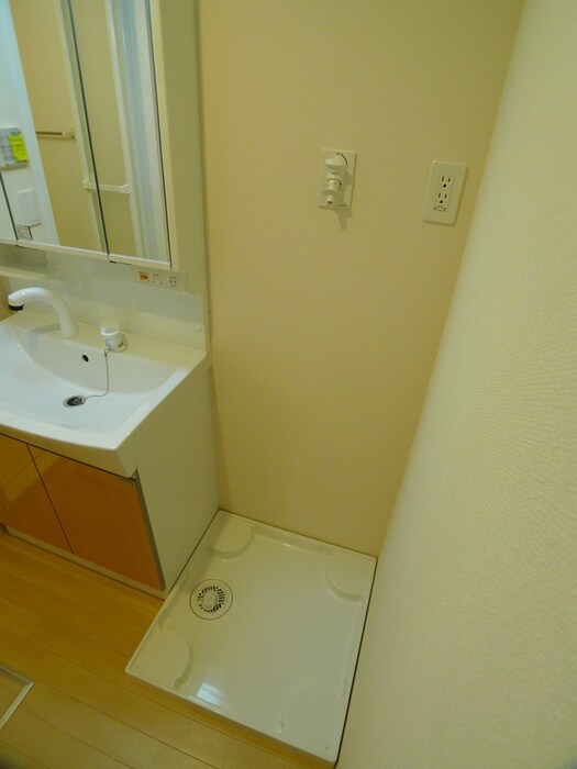 物件内観写真14　(洗濯機置場)