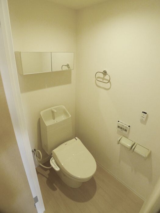 物件内観写真14　(トイレ)