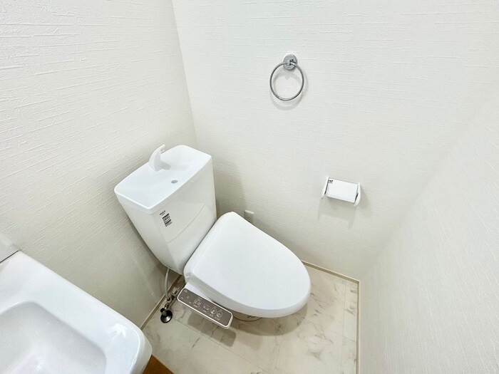 物件内観写真11　(トイレ)