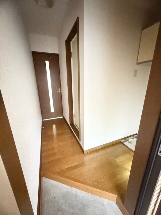物件内観写真14　(玄関)