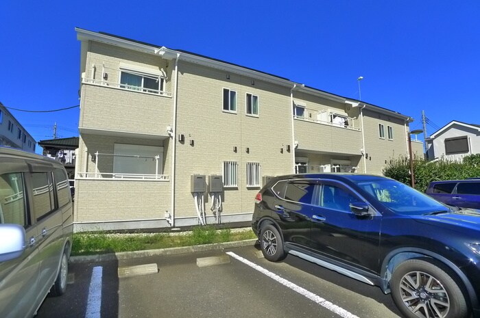 物件外観写真3　(駐車場)