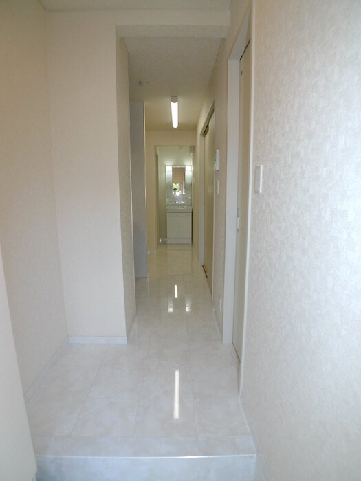 物件内観写真19　(玄関)