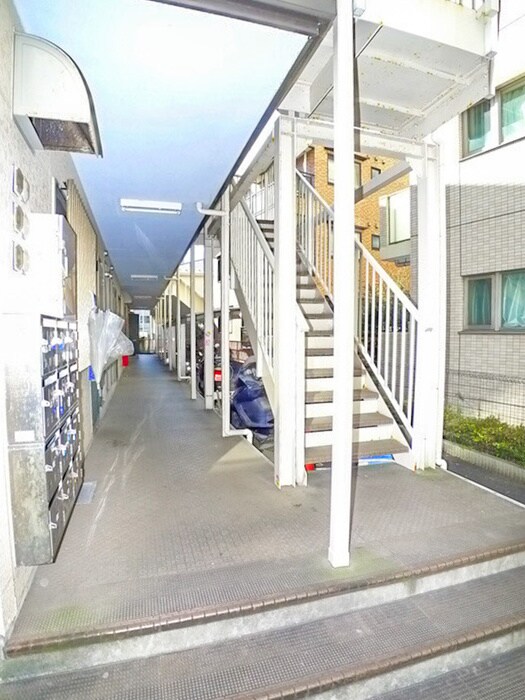 物件外観写真5　(エントランス部分)