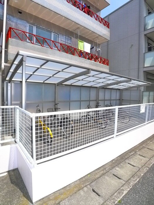 物件外観写真4　(駐輪場)