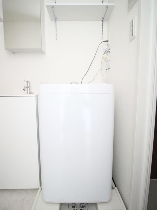 物件内観写真16　(洗濯機置場)