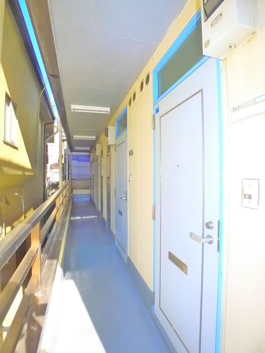 物件外観写真6　(エントランス部分)