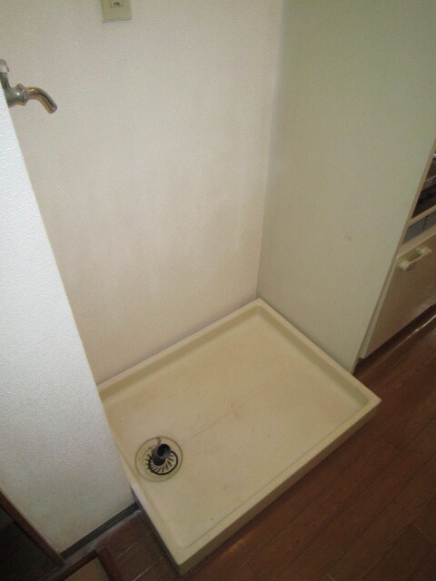 物件内観写真13　(洗濯機置場)