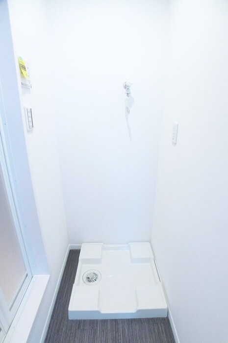 物件内観写真15　(洗濯機置場)