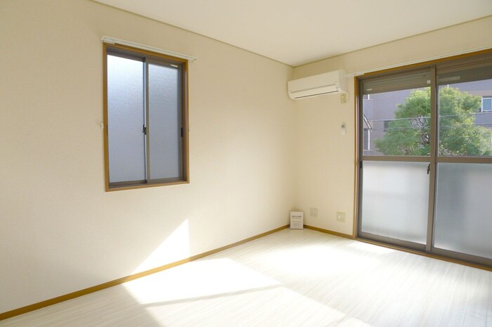 物件内観写真10　(室内からの展望)