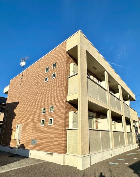 物件外観写真1　(外観写真)