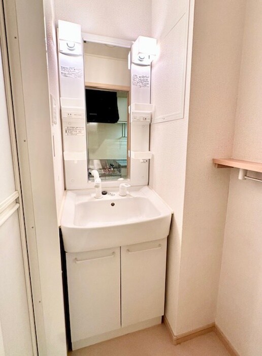 物件内観写真10　(洗面)