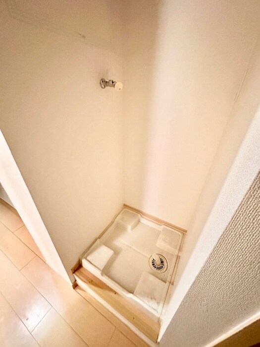 物件内観写真11　(洗濯機置場)