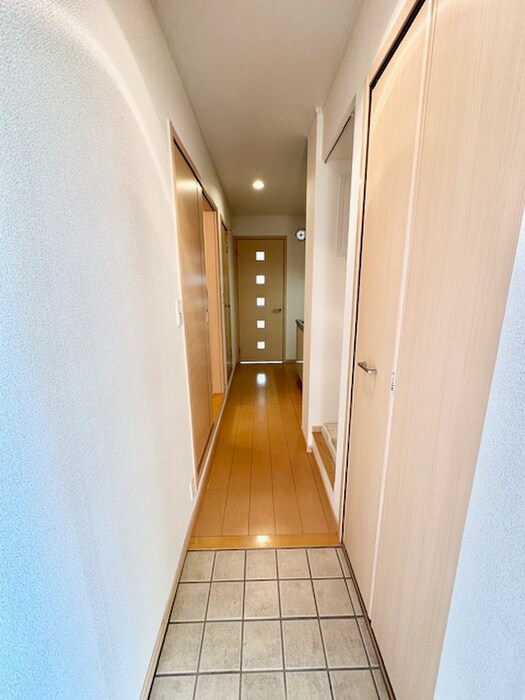 物件内観写真19　(廊下)