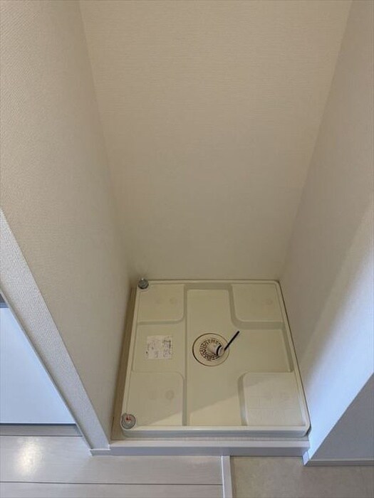 物件内観写真10　(洗濯機置場)