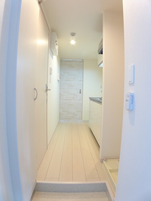 物件内観写真11　(玄関)