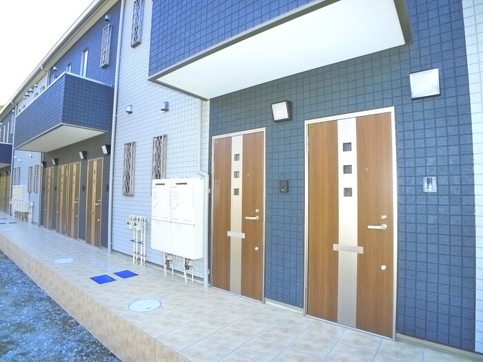 物件外観写真2　(エントランス部分)