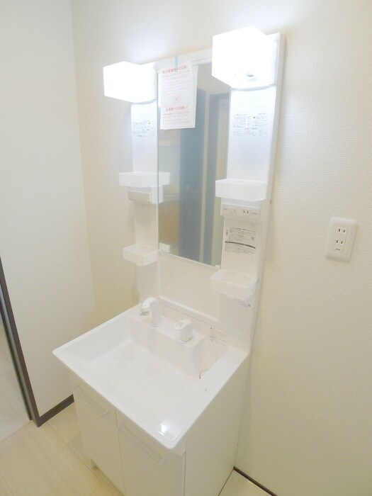 物件内観写真9　(洗面)