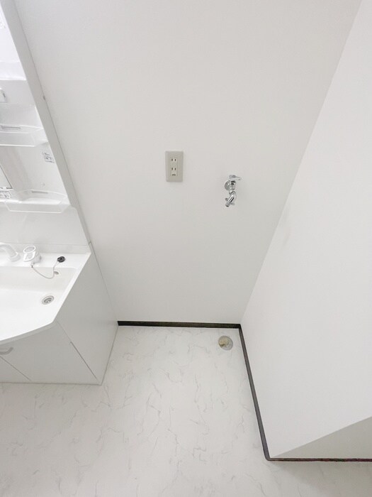 物件内観写真13　(洗濯機置場)