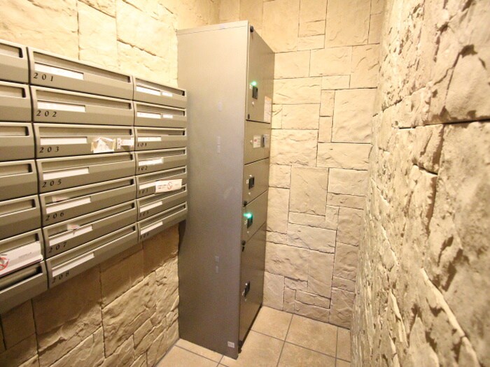 物件外観写真4　(建物設備)