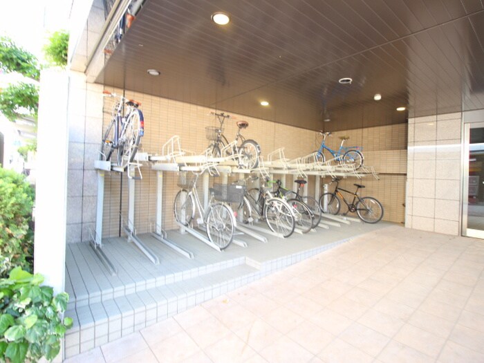 物件外観写真5　(駐輪場)