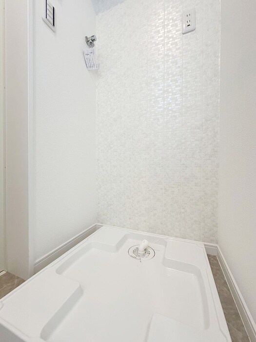 物件内観写真14　(洗濯機置場)