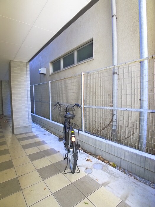 物件外観写真5　(駐輪場)