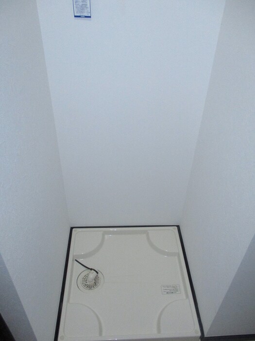 物件内観写真10　(洗濯機置場)