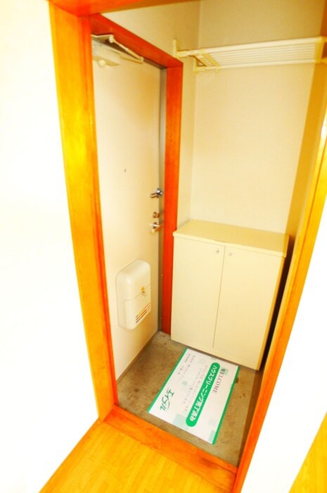 物件内観写真13　(玄関)