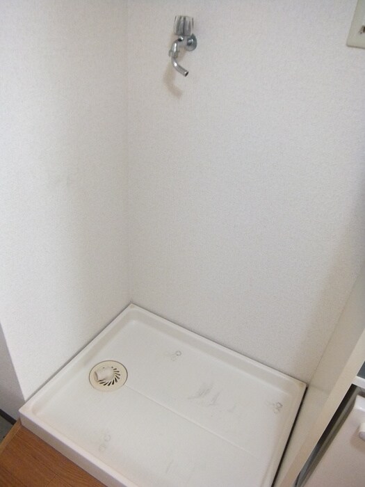 物件内観写真12　(洗濯機置場)