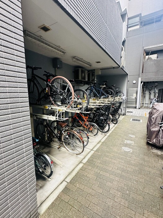 物件外観写真5　(駐輪場)
