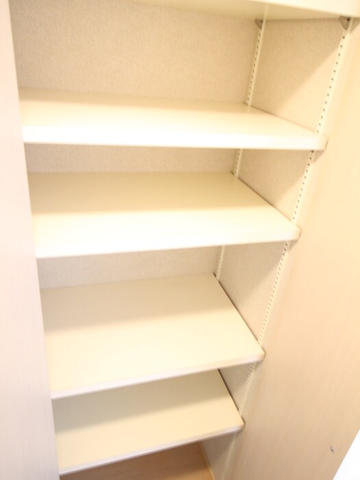 物件内観写真12　(収納)