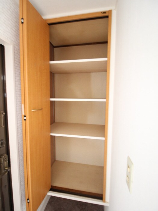 物件内観写真10　(収納)