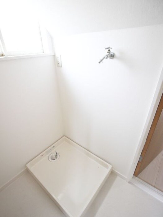 物件内観写真13　(洗濯機置場)