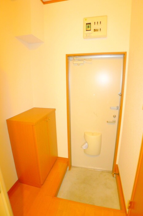 物件内観写真16　(玄関)