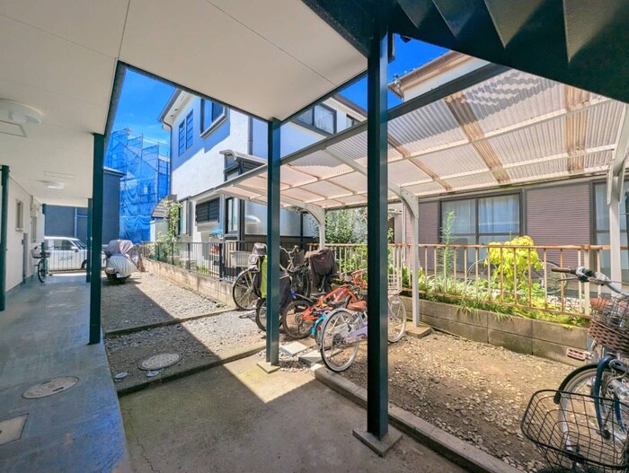 物件外観写真5　(駐輪場)