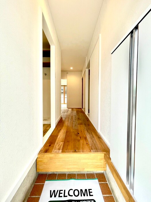 物件内観写真21　(玄関)